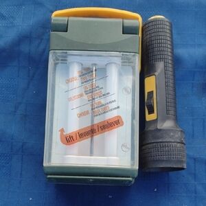 Eveready Portable Flashlight and Lantern Set